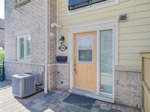 342-4975 Southampton Dr, Mississauga, ON - Outdoor With Exterior