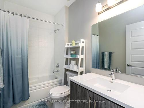 612-95 Dundas St W, Oakville, ON - Indoor Photo Showing Bathroom