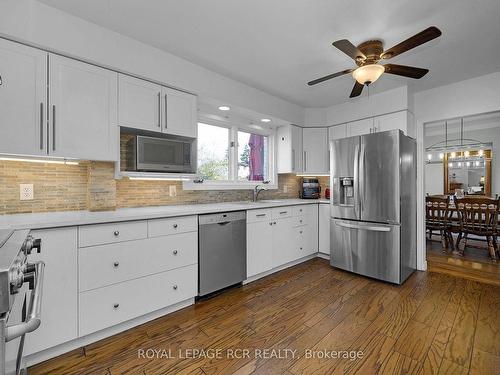 36 Cavendish Cres, Brampton, ON - Indoor Photo Showing Kitchen