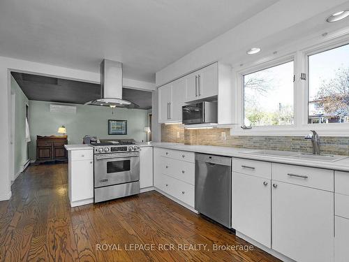 36 Cavendish Cres, Brampton, ON - Indoor Photo Showing Kitchen