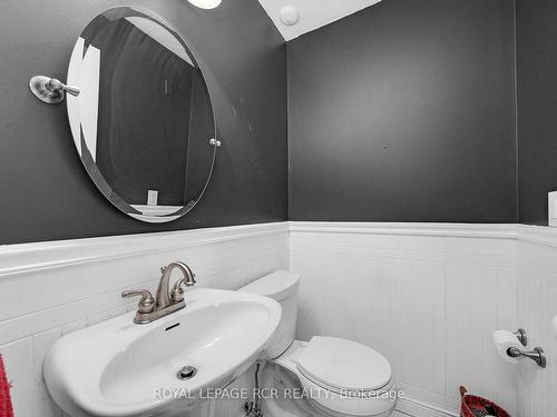 36 Cavendish Cres, Brampton, ON - Indoor Photo Showing Bathroom