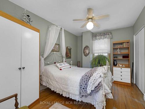 36 Cavendish Cres, Brampton, ON - Indoor Photo Showing Bedroom