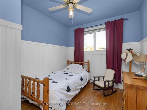 36 Cavendish Cres, Brampton, ON - Indoor Photo Showing Bedroom