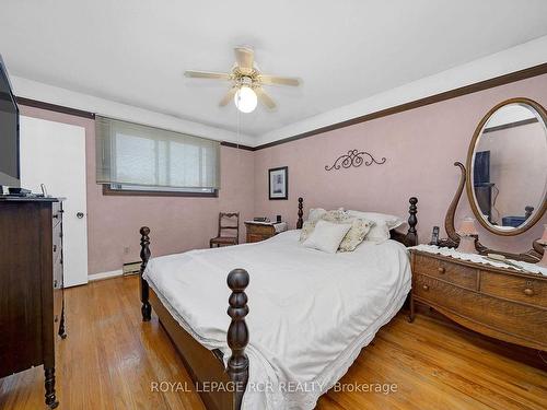 36 Cavendish Cres, Brampton, ON - Indoor Photo Showing Bedroom