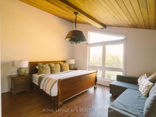 793493 Third Line, Mono, ON - Indoor Photo Showing Bedroom