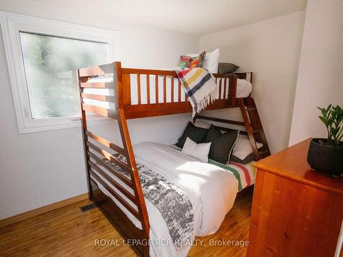 793493 Third Line, Mono, ON - Indoor Photo Showing Bedroom