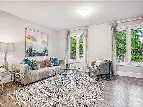 21-130 Livingston Ave, Grimsby, ON - Indoor Photo Showing Living Room