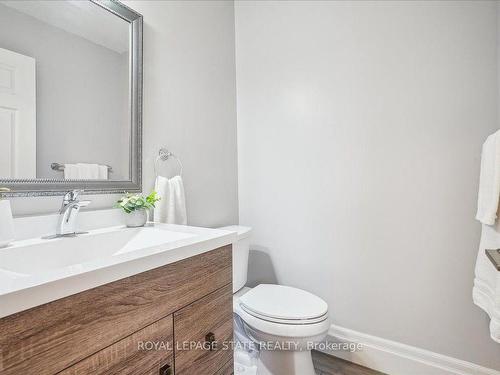 21-130 Livingston Ave, Grimsby, ON - Indoor Photo Showing Bathroom