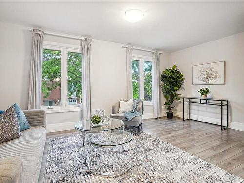 21-130 Livingston Ave, Grimsby, ON - Indoor Photo Showing Living Room