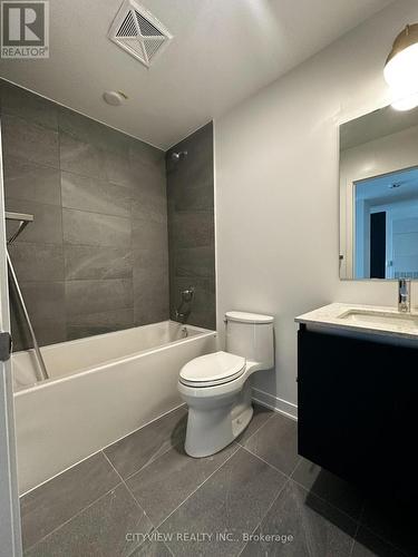 106 - 395 Dundas Street W, Oakville, ON - Indoor Photo Showing Bathroom