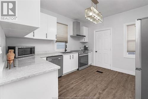 816 Dougall Avenue, Windsor, ON - Indoor Photo Showing Kitchen With Upgraded Kitchen