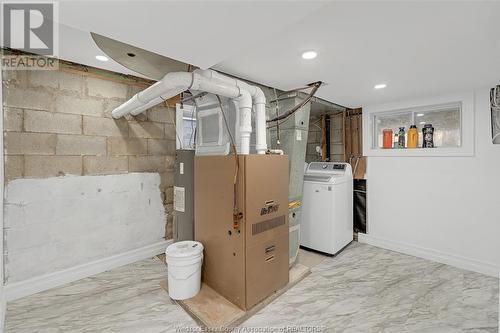 816 Dougall Avenue, Windsor, ON - Indoor Photo Showing Laundry Room