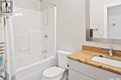 1022 Pohorecky Bay, Saskatoon, SK - Indoor Photo Showing Bathroom