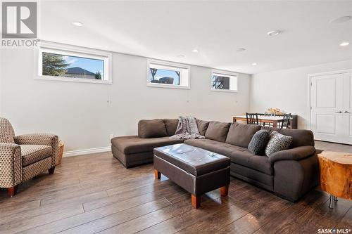 1022 Pohorecky Bay, Saskatoon, SK - Indoor Photo Showing Living Room