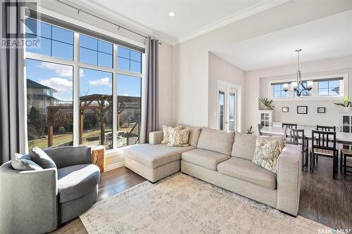 1022 Pohorecky Bay, Saskatoon, SK - Indoor Photo Showing Living Room