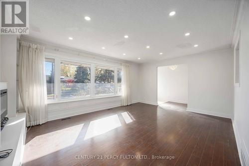 10 Chipping Road, Toronto, ON - Indoor Photo Showing Other Room