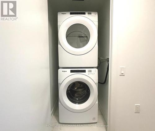 326 - 395 Dundas Street W, Oakville, ON - Indoor Photo Showing Laundry Room