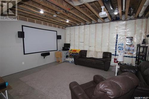 671 Fast Crescent, Saskatoon, SK - Indoor Photo Showing Basement