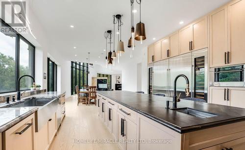 14020 Winston Churchill Boulevard, Caledon, ON - Indoor Photo Showing Kitchen With Upgraded Kitchen