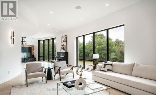 14020 Winston Churchill Boulevard, Caledon, ON - Indoor Photo Showing Living Room