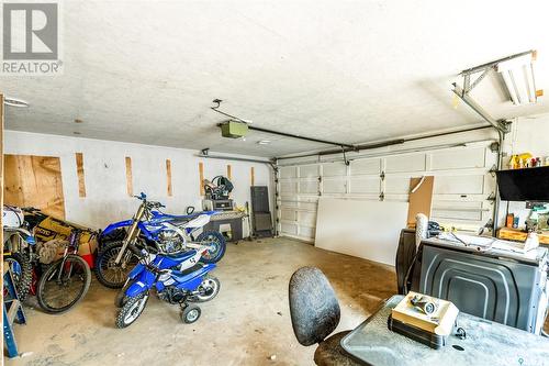 1240 Duffield Street W, Moose Jaw, SK - Indoor Photo Showing Garage