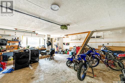 1240 Duffield Street W, Moose Jaw, SK - Indoor Photo Showing Garage