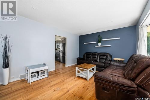 1240 Duffield Street W, Moose Jaw, SK - Indoor Photo Showing Living Room