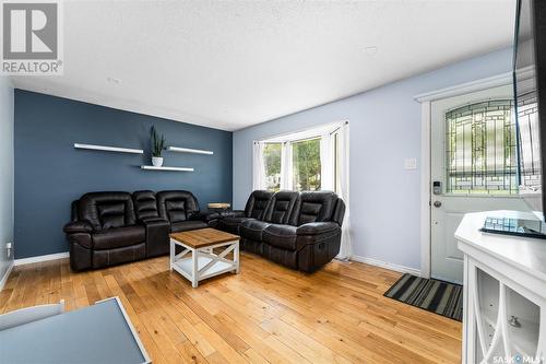 1240 Duffield Street W, Moose Jaw, SK - Indoor Photo Showing Living Room