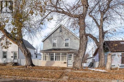 342 Iroquois Street W, Moose Jaw, SK - Outdoor