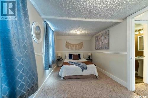 342 Iroquois Street W, Moose Jaw, SK - Indoor Photo Showing Bedroom