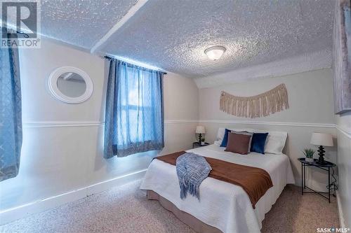 342 Iroquois Street W, Moose Jaw, SK - Indoor Photo Showing Bedroom