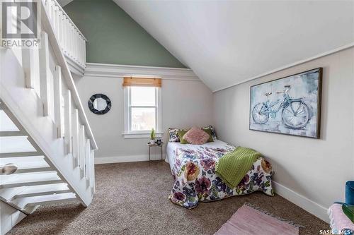 342 Iroquois Street W, Moose Jaw, SK - Indoor Photo Showing Bedroom