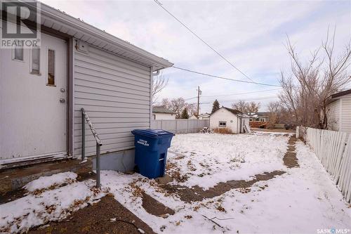 342 Iroquois Street W, Moose Jaw, SK - Outdoor