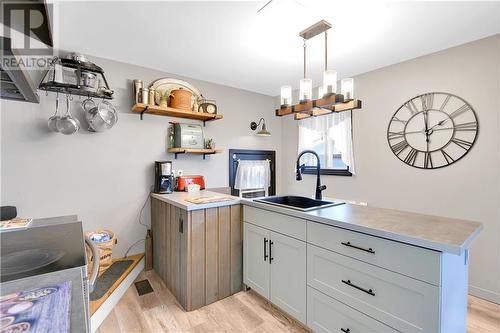 14 Bellamy Street, Cornwall, ON - Indoor Photo Showing Kitchen