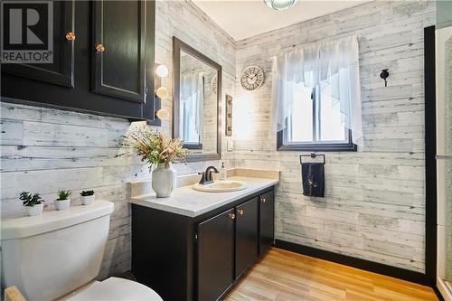 14 Bellamy Street, Cornwall, ON - Indoor Photo Showing Bathroom