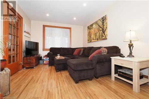 35 Fergus Street, Guelph, ON - Indoor Photo Showing Living Room