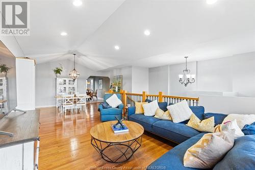 355 Jolly Avenue, Lasalle, ON - Indoor Photo Showing Living Room