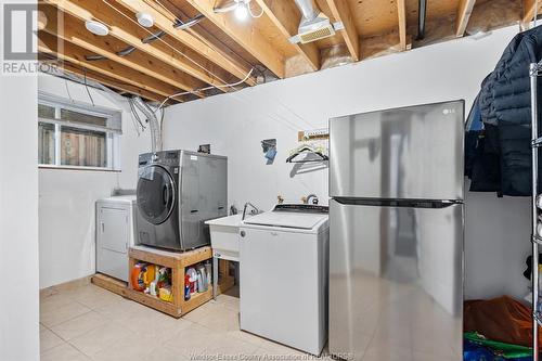 355 Jolly Avenue, Lasalle, ON - Indoor Photo Showing Laundry Room