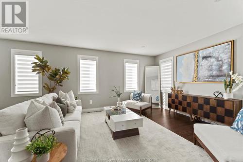 4529 Anderson Avenue, Comber, ON - Indoor Photo Showing Living Room