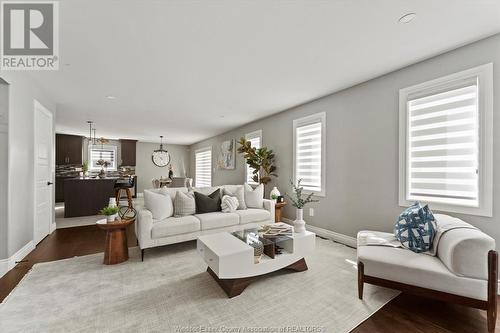 4529 Anderson Avenue, Comber, ON - Indoor Photo Showing Living Room