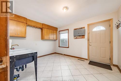 2532 Westminster, Windsor, ON - Indoor