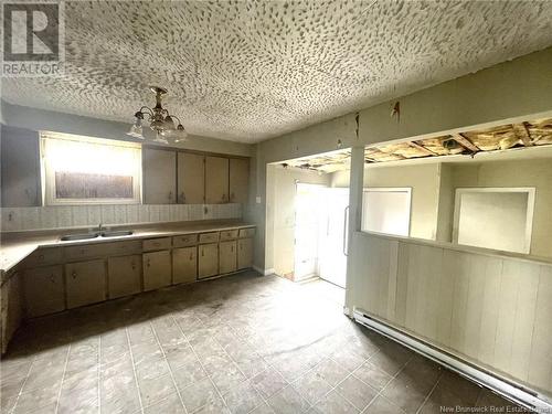 5323 117 Route, Baie-Sainte-Anne, NB - Indoor Photo Showing Kitchen With Double Sink