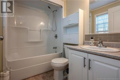 16 Morland Avenue, Saint John, NB - Indoor Photo Showing Bathroom