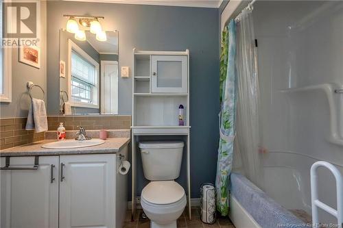 16 Morland Avenue, Saint John, NB - Indoor Photo Showing Bathroom