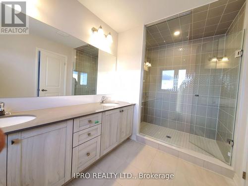 112 Yale Drive, Hamilton, ON - Indoor Photo Showing Bathroom