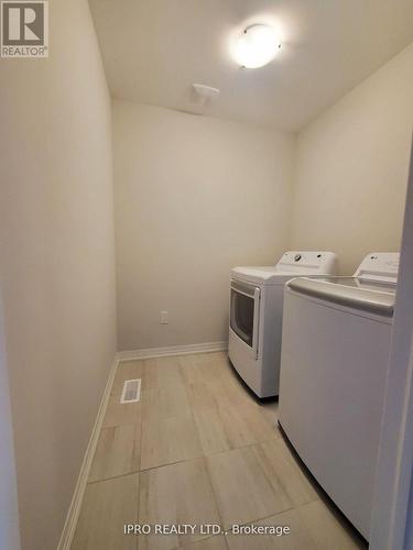 112 Yale Drive, Hamilton, ON - Indoor Photo Showing Laundry Room