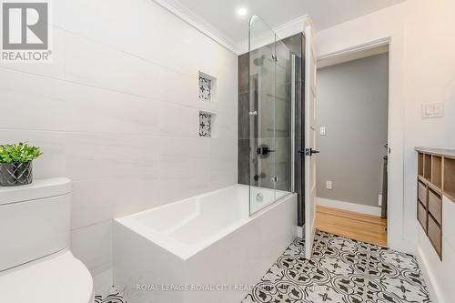 1735 Queenston Road, Cambridge, ON - Indoor Photo Showing Bathroom