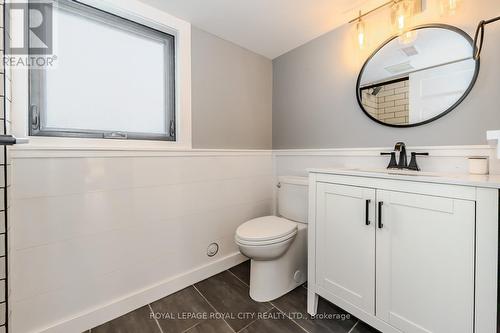 1735 Queenston Road, Cambridge, ON - Indoor Photo Showing Bathroom