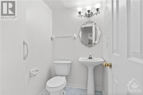 77 Daventry Crescent, Ottawa, ON - Indoor Photo Showing Bathroom