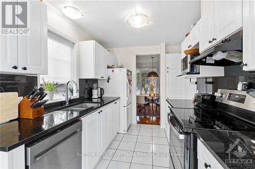 77 Daventry Crescent, Ottawa, ON - Indoor Photo Showing Kitchen With Double Sink